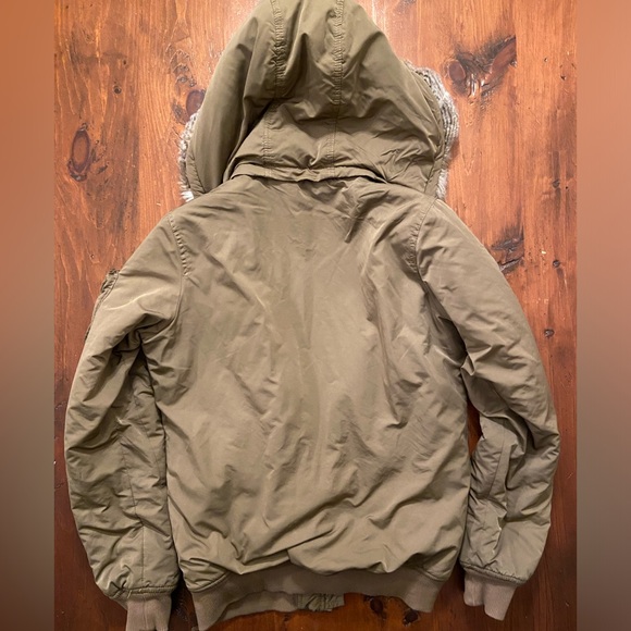 Bench Women’s Winter Coat - Picture 5 of 6